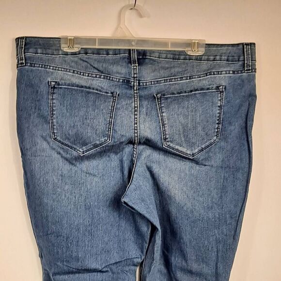 Ladies plus size boot cut jeans NWT - Picture 8 of 12